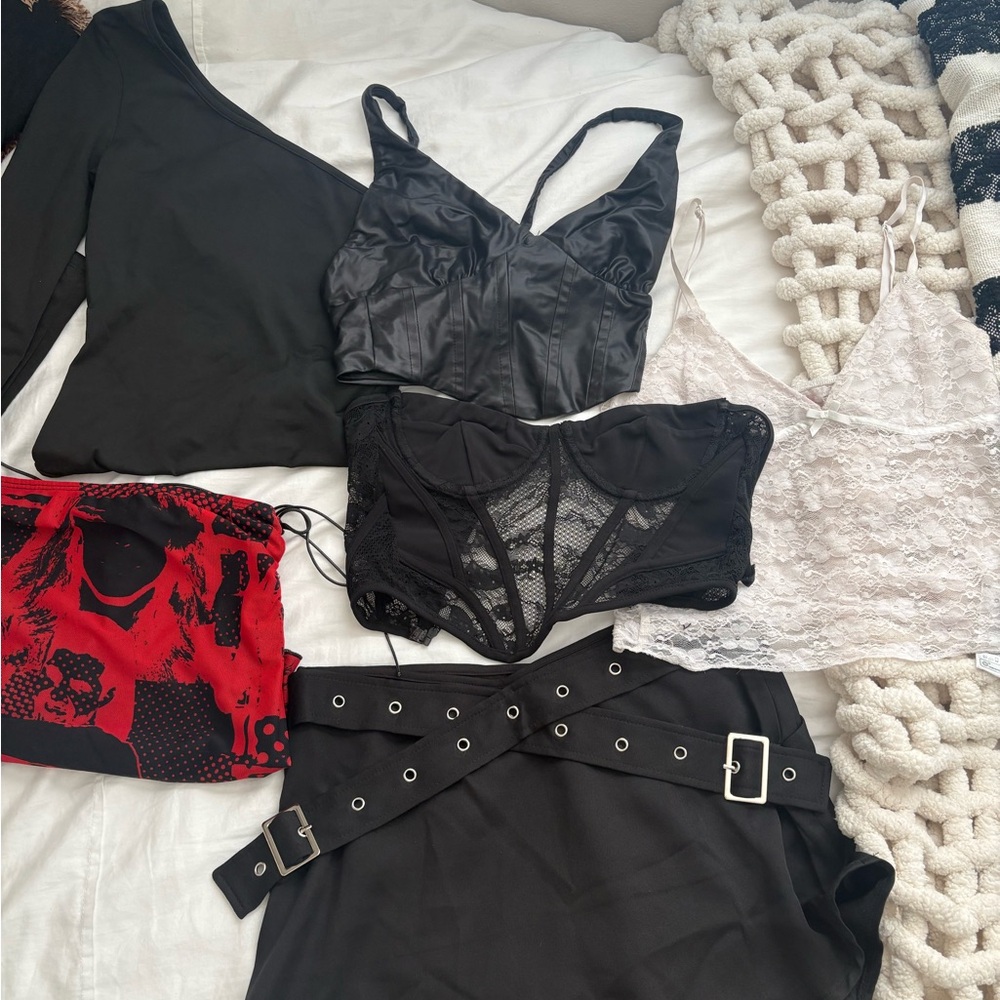 Iamgia, tna, Aritzia, Princess Polly, Zara